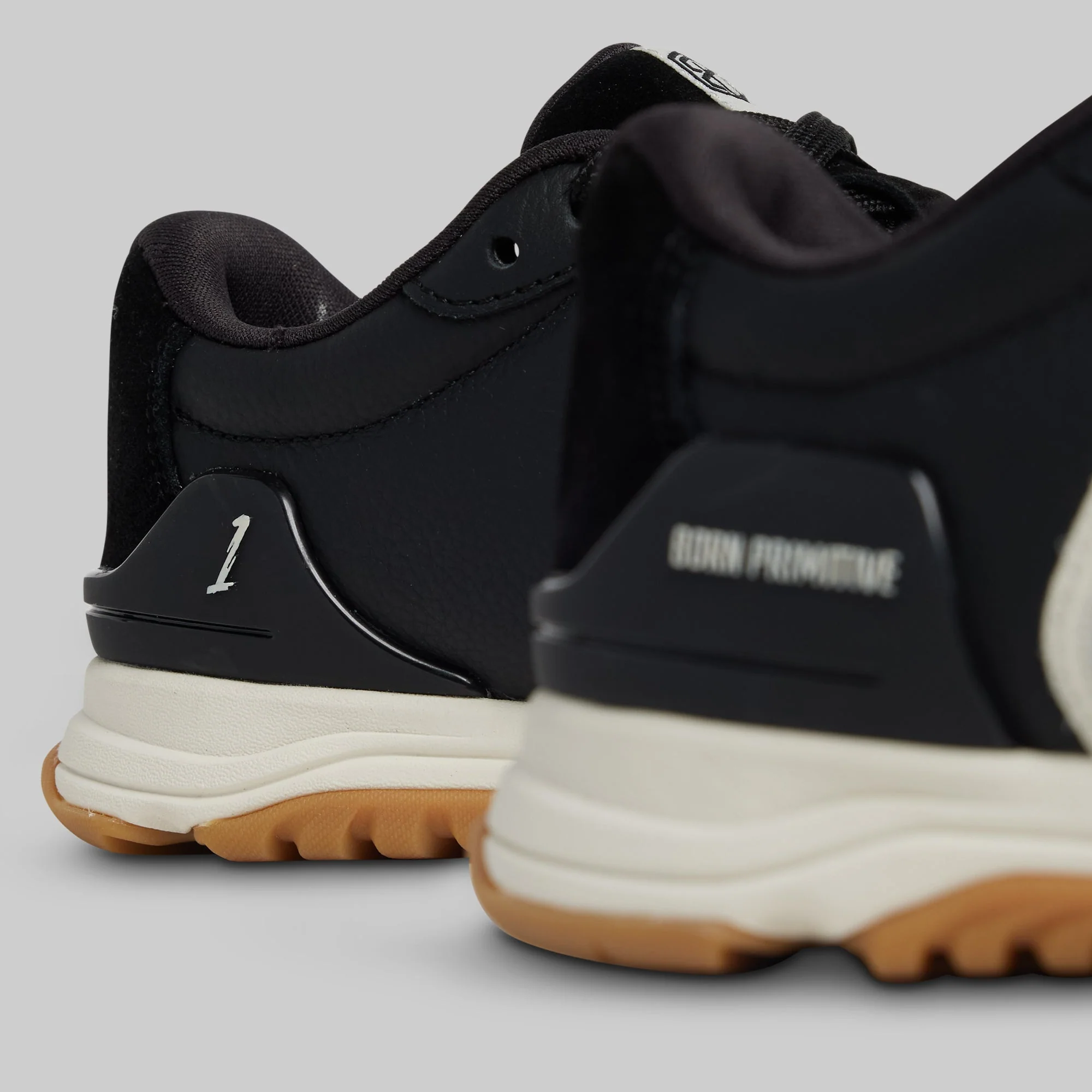 Women's Savage 1 Classic (Black/Gum) - Image 3